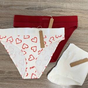 Lot Of 3 NWT SKIMS Brief/Boyshort M Bundle